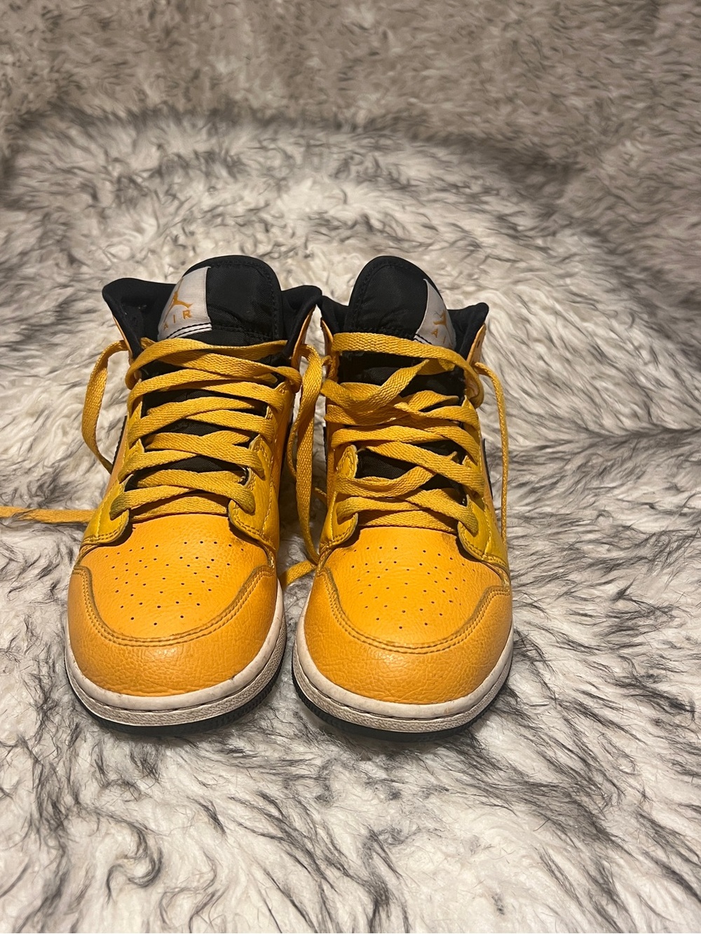 Mens  Yellow and Black High-Top Sneakers